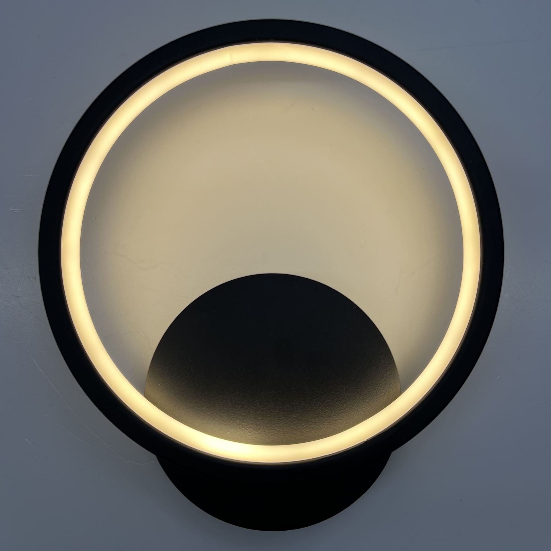 Бра LUMINARIA ORION 18W R BLACK CCT (с выключателем)